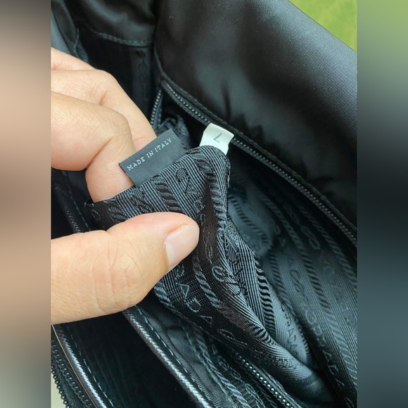 ❌❌SOLD❌❌🎀PRADA messenger bag🎀 - Picture 11 of 14